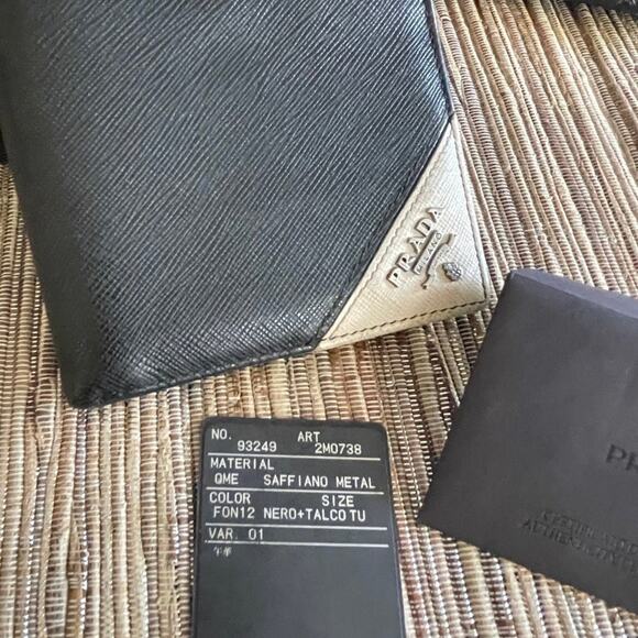 Prada mens bi-fold wallet black with box - Picture 2 of 12